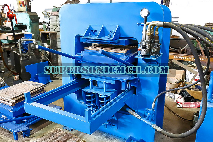 Mesin genteng beton, mesin genteng beton hidrolik, mesin genteng press Super Sonic Machinery WA: +62.811313603
