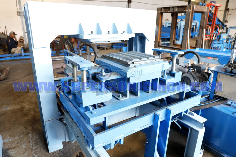 Mesin genteng beton, mesin genteng beton hidrolik, mesin genteng press Super Sonic Machinery WA: +62.811313603